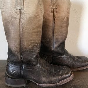 7B Women’s Ariat Ombré Wide Square Toe Boots